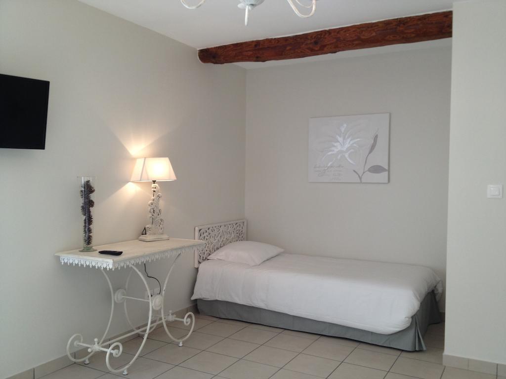 Ferme De Villeray-Chambre D'Hotes Saint-Pierre-du-Perray Room photo